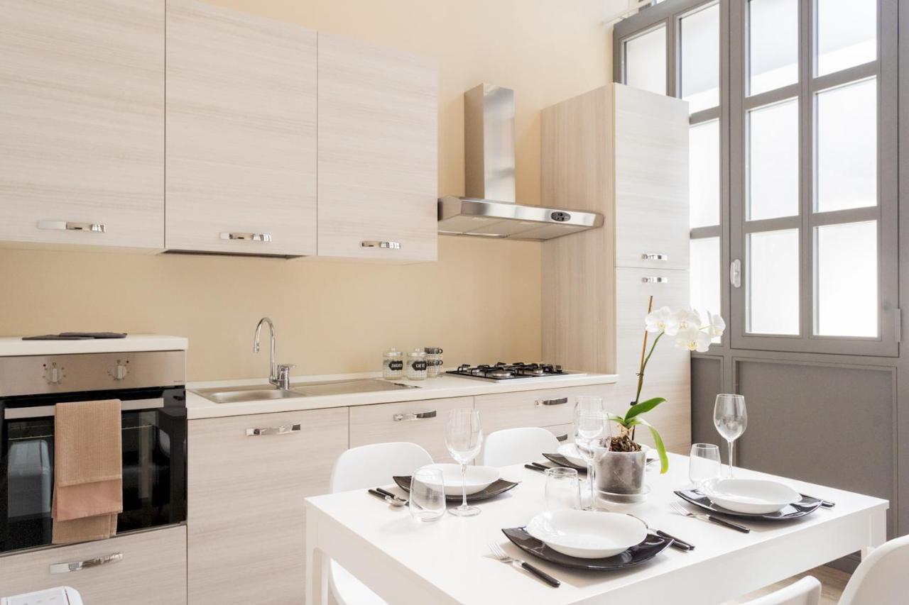 Romantic Escape City Centre With Jacuzzi & Parking By Rent All Como Exterior foto