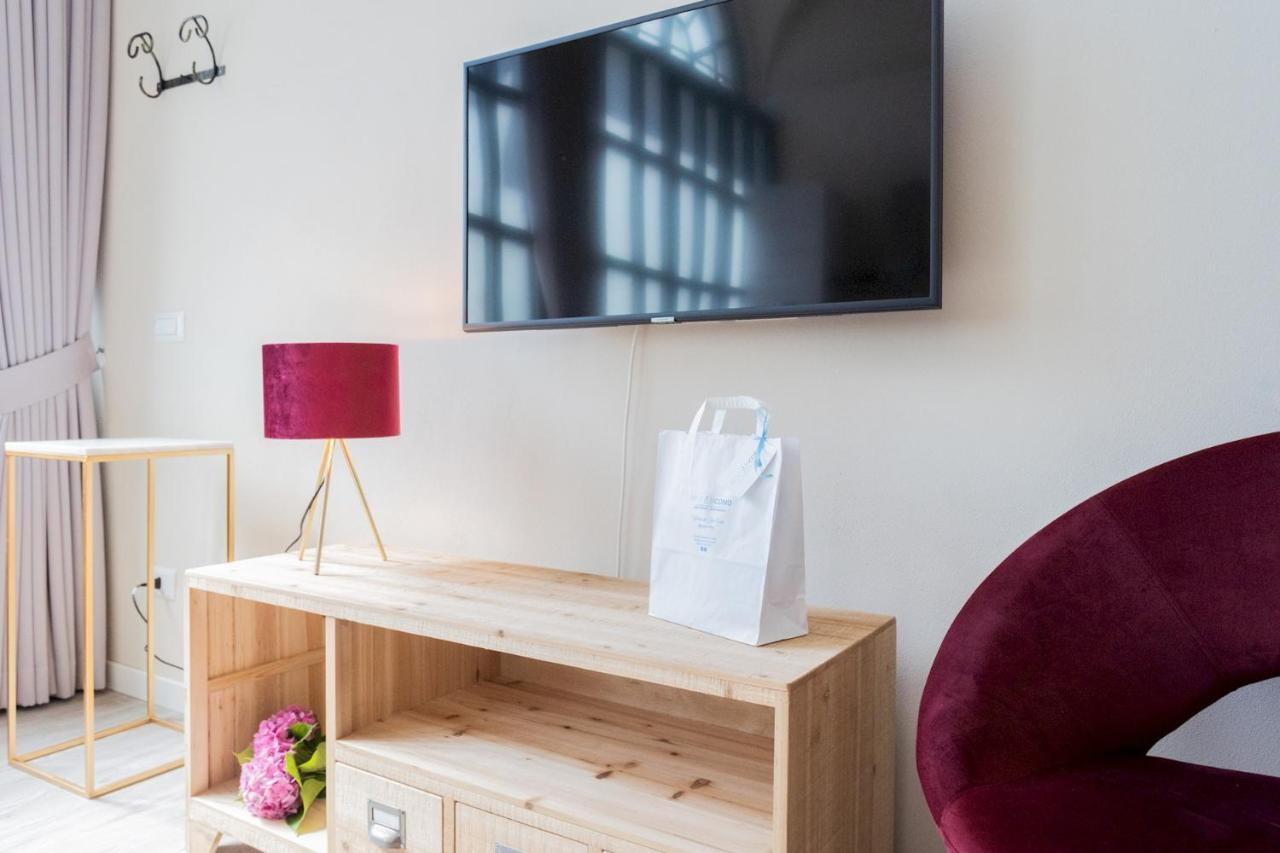 Romantic Escape City Centre With Jacuzzi & Parking By Rent All Como Exterior foto